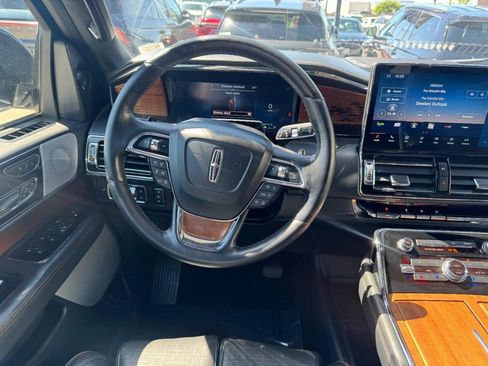 Certified 2022 Lincoln Navigator Black Label AWD/4WD image 10