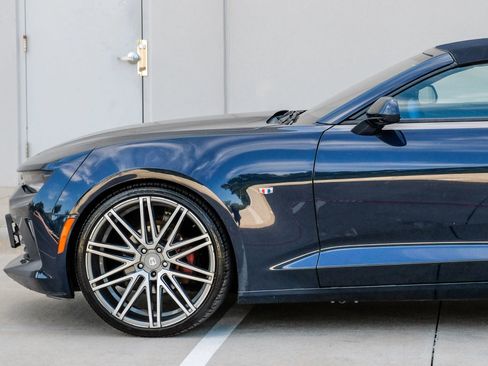 Used 2016 Chevrolet Camaro LT RWD image 9