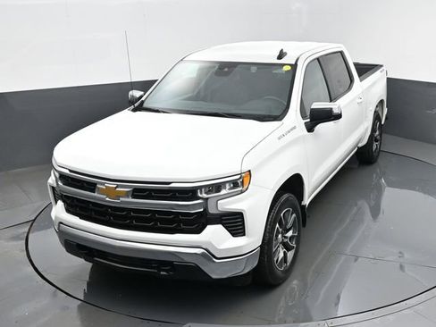 Used 2024 Chevrolet Silverado 1500 LT AWD/4WD image 20