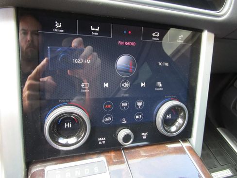 Used 2020 Land Rover Range Rover HSE AWD/4WD image 16