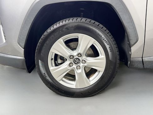 Used 2020 Toyota RAV4 XLE AWD/4WD image 14