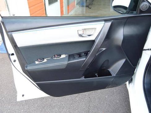 Used 2015 Toyota Corolla LE FWD image 31