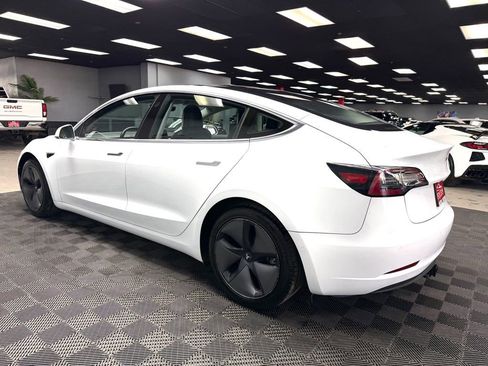 Used 2018 Tesla Model 3 Long Range RWD image 9