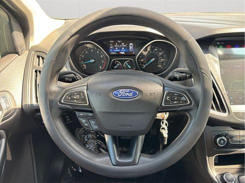 Used 2016 Ford Focus SE FWD image 18