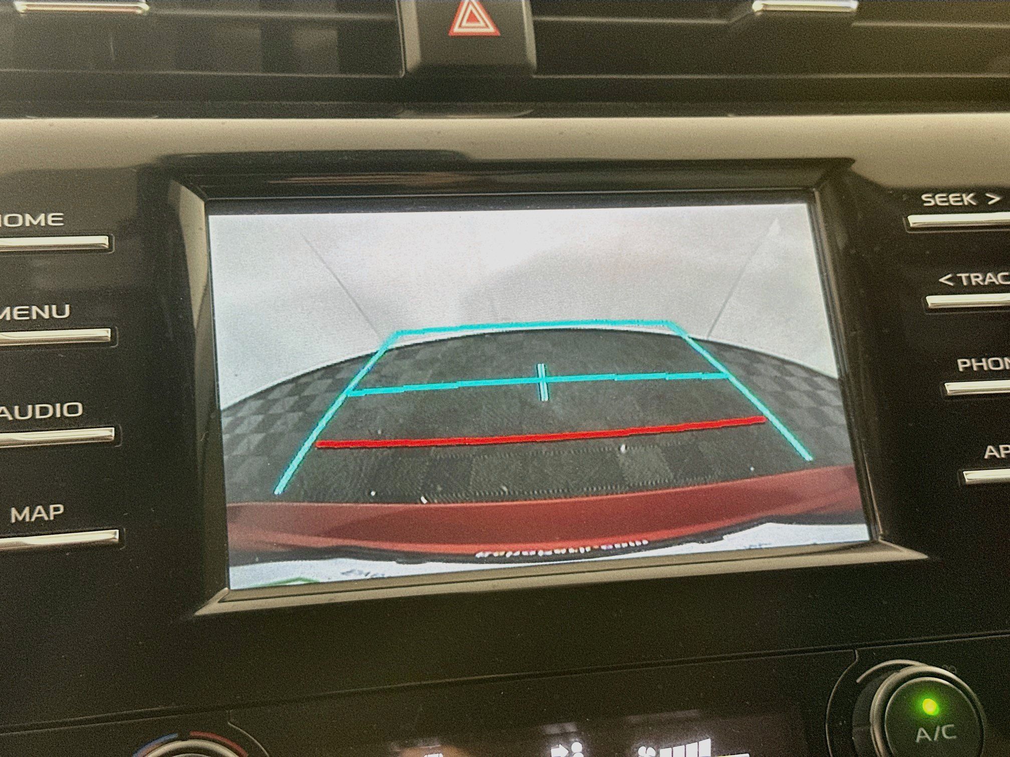 Used 2019 Toyota Camry SE w/ Carpet Mat Package FWD image 21