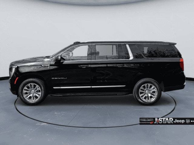 Used 2025 GMC Yukon XL Denali AWD/4WD image 8