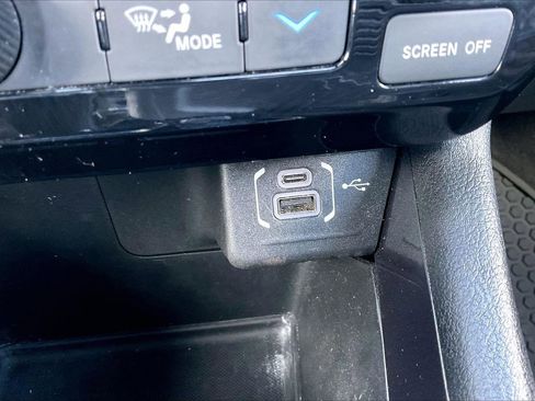 Certified 2025 Jeep Compass Latitude w/ Sun & Sound Group image 18