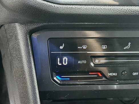 Used 2023 Volkswagen Tiguan SE AWD/4WD image 19