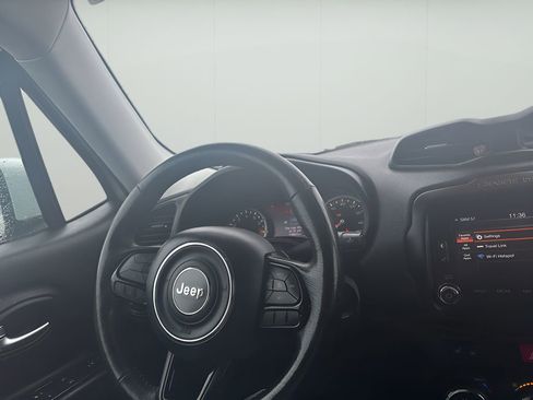 Used 2017 Jeep Renegade Altitude AWD/4WD image 28