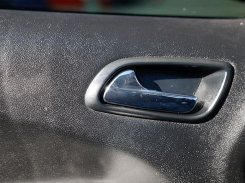 Used 2015 Dodge Journey SXT w/ Flexible Seating Group image 39