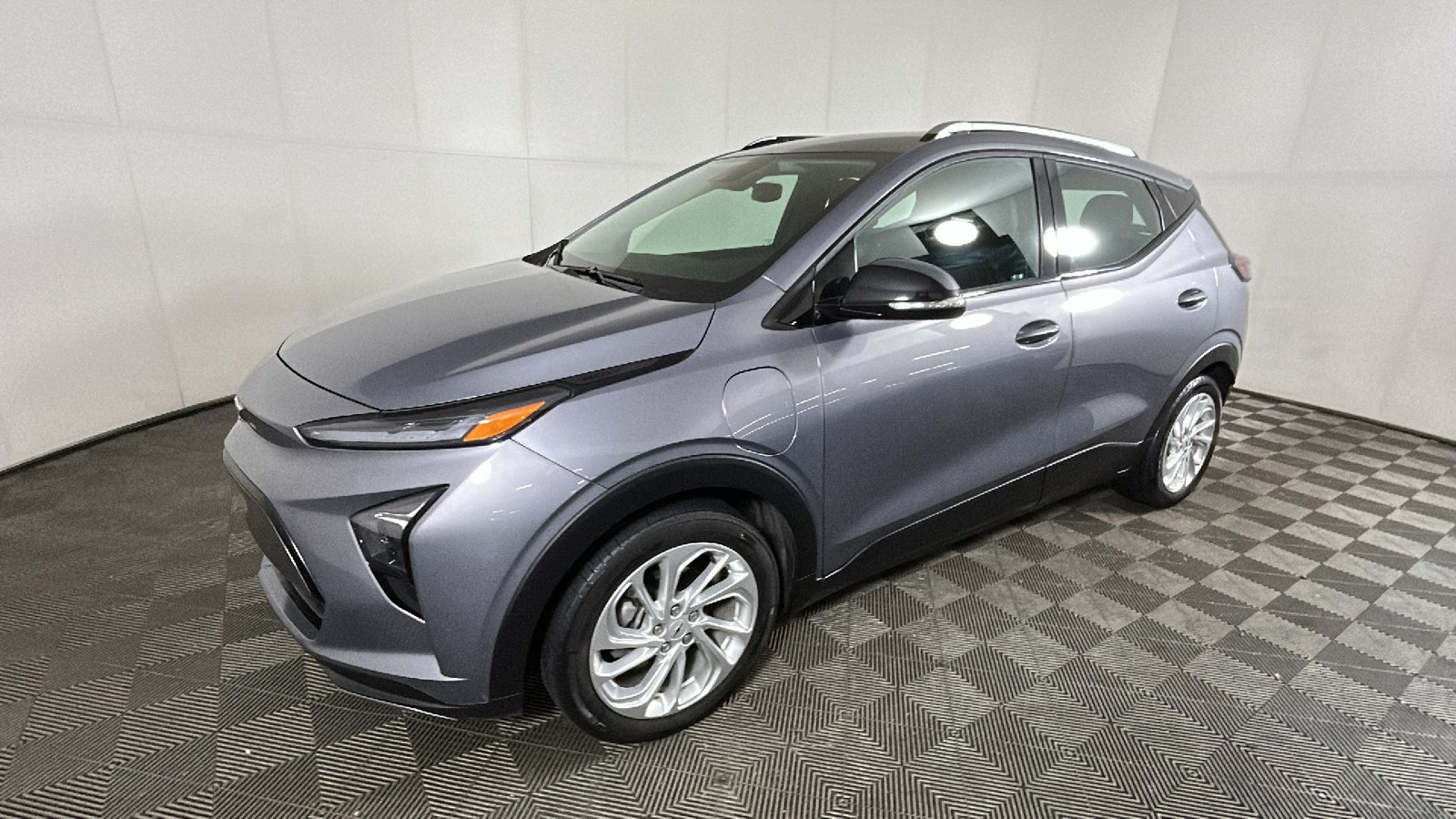 Used 2023 Chevrolet Bolt EUV LT w/ Comfort Package FWD image 8