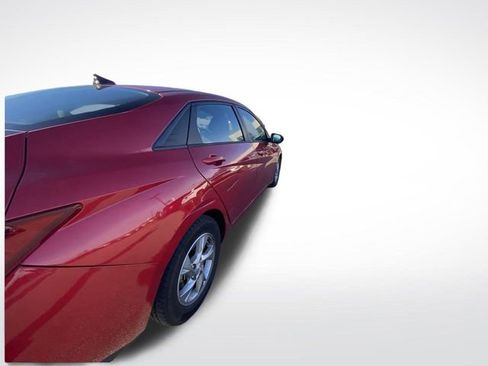 Used 2021 Hyundai Elantra SE image 10