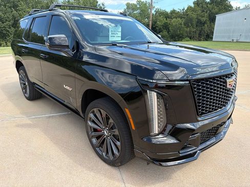 Used 2026 Cadillac Escalade V AWD/4WD image 7