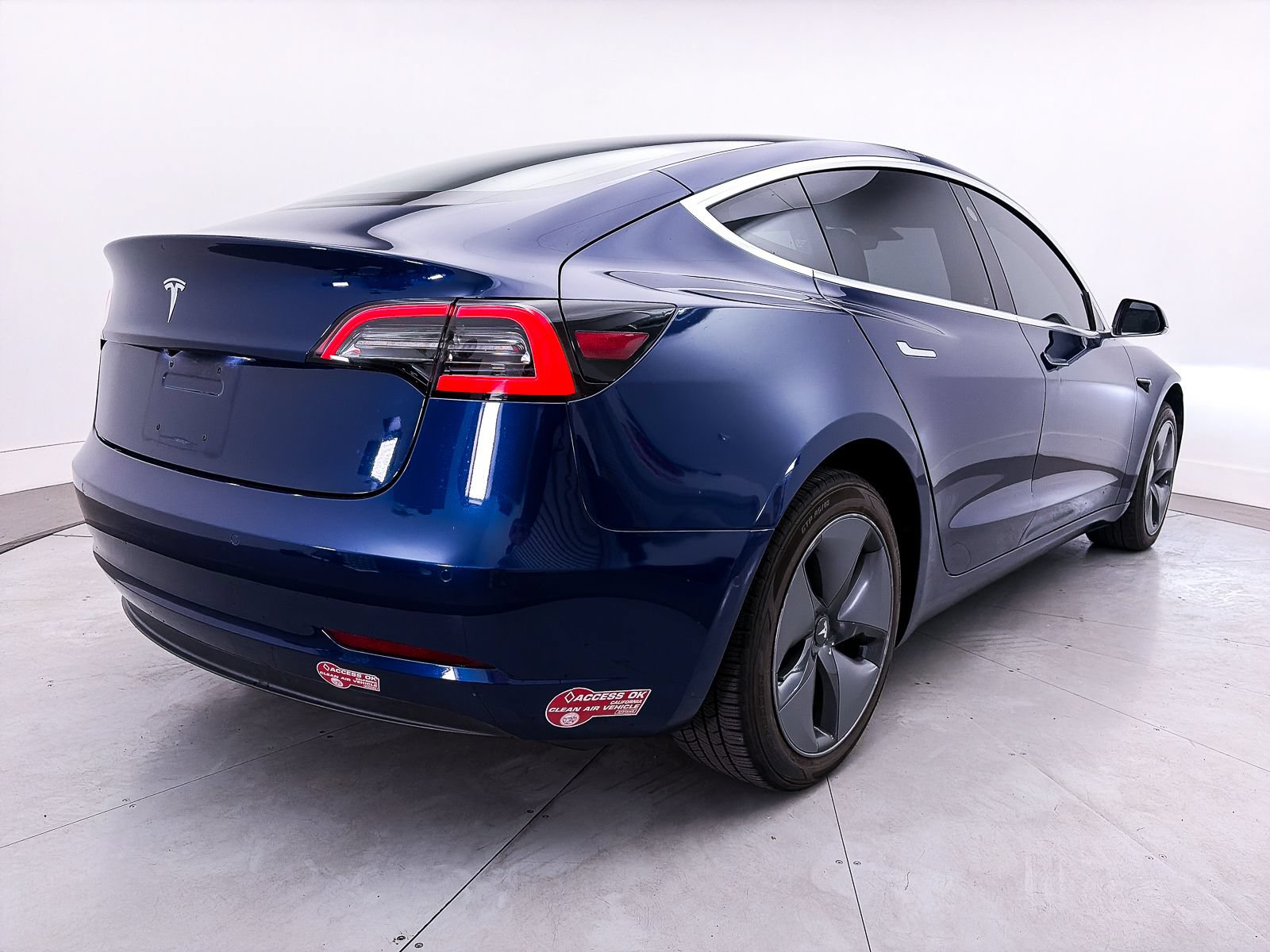 Used 2018 Tesla Model 3 RWD image 13