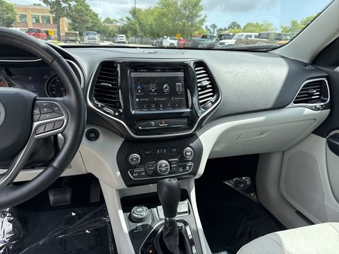 Used 2019 Jeep Cherokee Limited AWD/4WD image 28