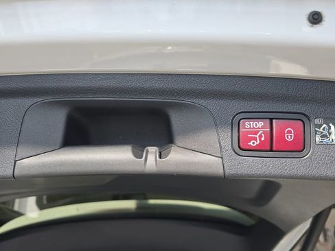 Certified 2025 Mercedes-Benz GLE 350 4MATIC image 15