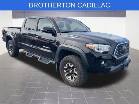 Used 2018 Toyota Tacoma TRD Off-Road w/ TRD Premium Off Road Package AWD/4WD image 3