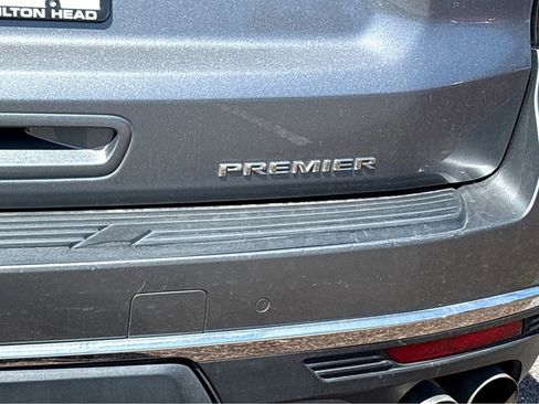 Used 2022 Chevrolet Suburban Premier AWD/4WD image 26