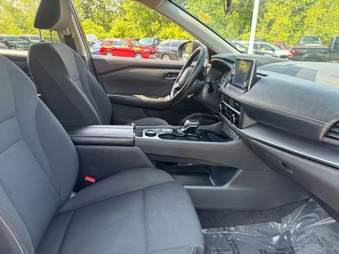 Used 2024 Nissan Rogue S image 14