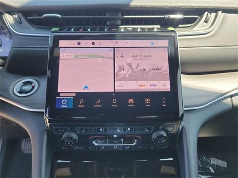 New 2025 Jeep Grand Cherokee L Limited w/ Luxury Tech Group II image 26