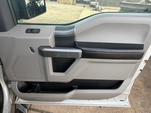Used 2015 Ford F150 XLT w/ Equipment Group 302A Luxury RWD image 16