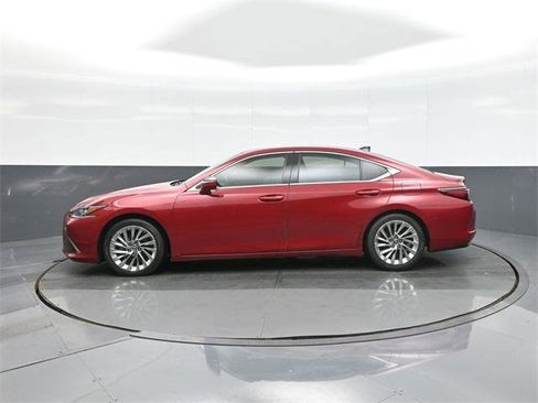 Used 2019 Lexus ES 350 w/ Luxury Package image 4