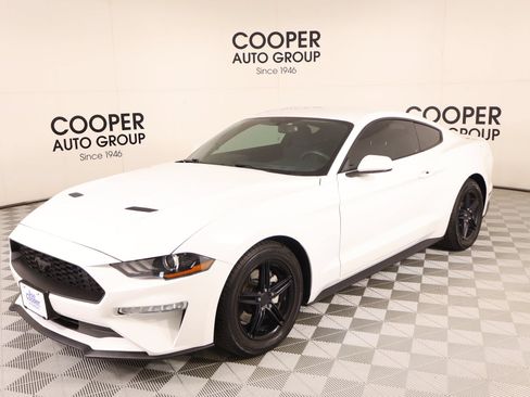 Used 2019 Ford Mustang Coupe RWD image 9