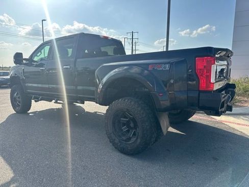 Used 2019 Ford F350 XLT w/ XLT Premium Package AWD/4WD image 4