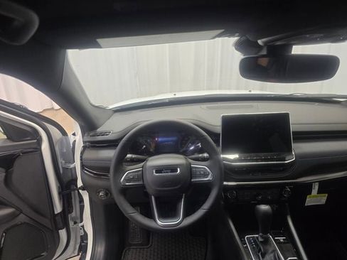 New 2026 Jeep Compass Latitude image 4