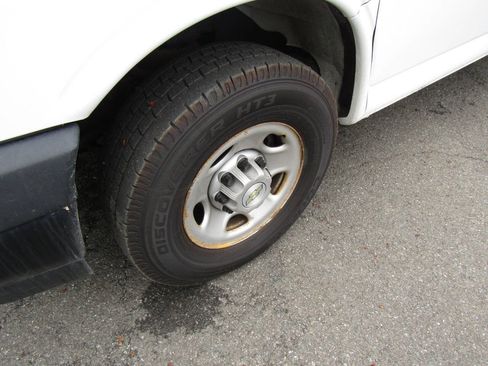 Used 2021 Chevrolet Express 2500 w/ Driver Convenience Package RWD image 21