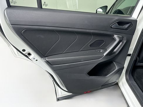 Used 2024 Volkswagen Tiguan SE image 26