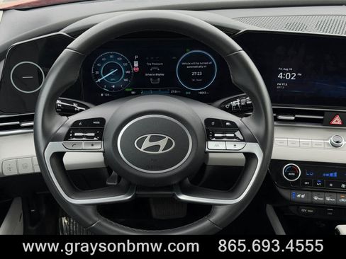 Used 2025 Hyundai Elantra Limited FWD image 19