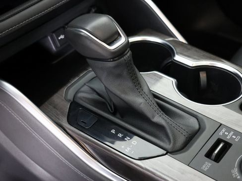 Used 2021 Toyota Highlander Platinum image 6