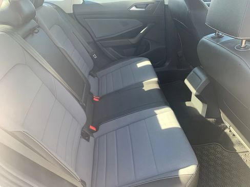 Used 2025 Volkswagen Jetta SE FWD image 21