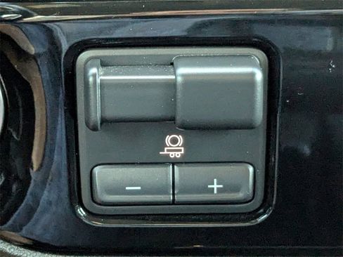 Certified 2024 Chevrolet Silverado 3500 LT image 25