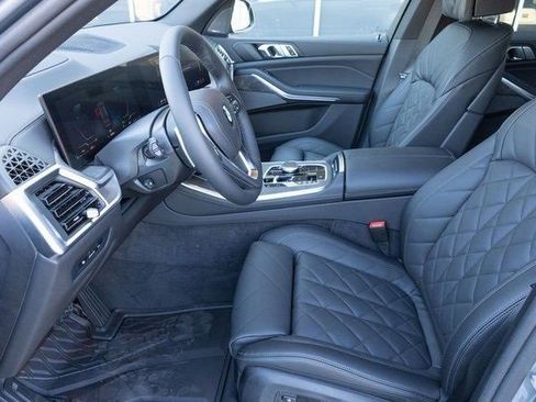 New 2025 BMW X5 xDrive40i image 2