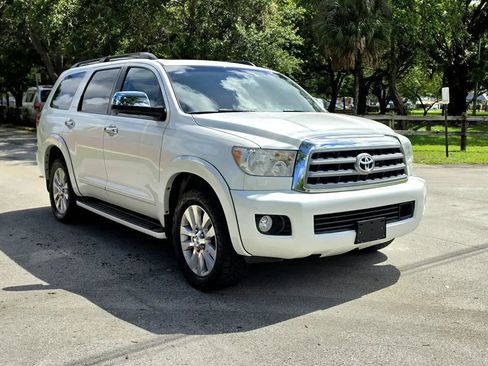 Used 2015 Toyota Sequoia Platinum RWD image 3
