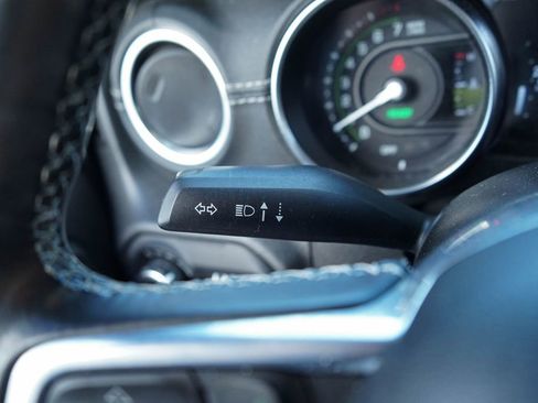 Used 2022 Jeep Wrangler Unlimited Sahara w/ Cold Weather Group image 34