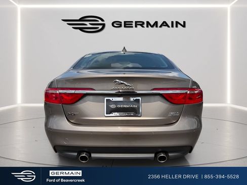 Used 2017 Jaguar XF Premium AWD/4WD image 7