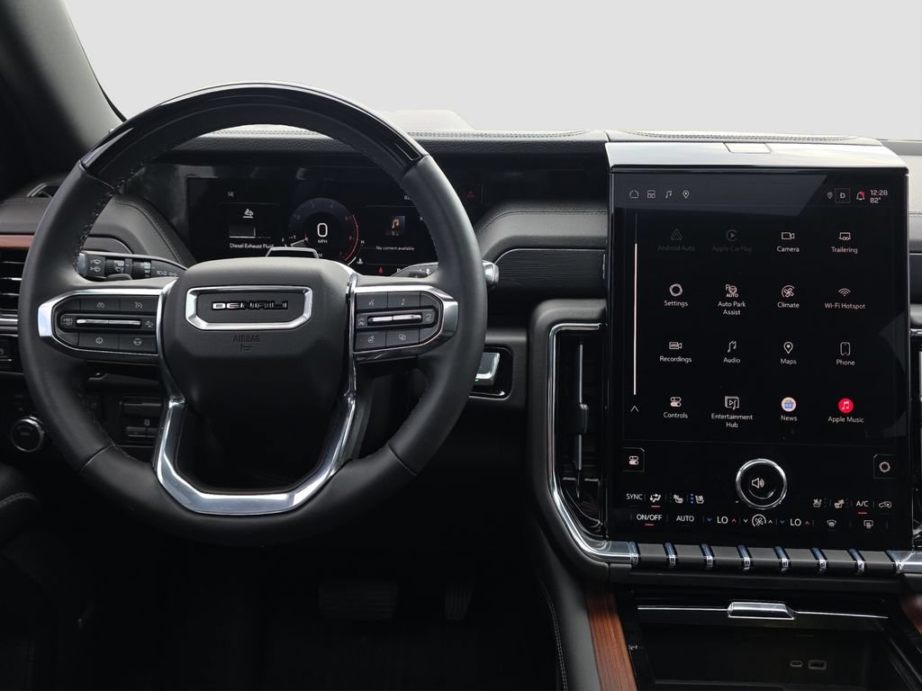 Used 2026 GMC Yukon Denali w/ Advanced Technology Package AWD/4WD image 13