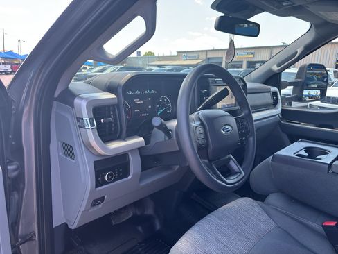 Used 2023 Ford F350 XLT AWD/4WD image 14