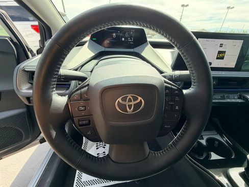 Used 2024 Toyota Prius XLE AWD/4WD image 12