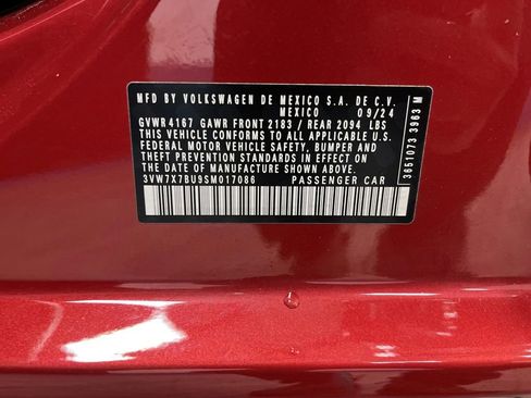 Used 2025 Volkswagen Jetta SE w/ Sunroof Package image 36