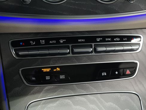 Used 2022 Mercedes-Benz E 350 4MATIC Sedan image 26