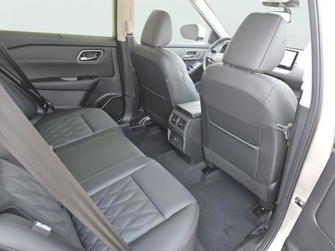 New 2026 Nissan Rogue Platinum AWD/4WD image 27