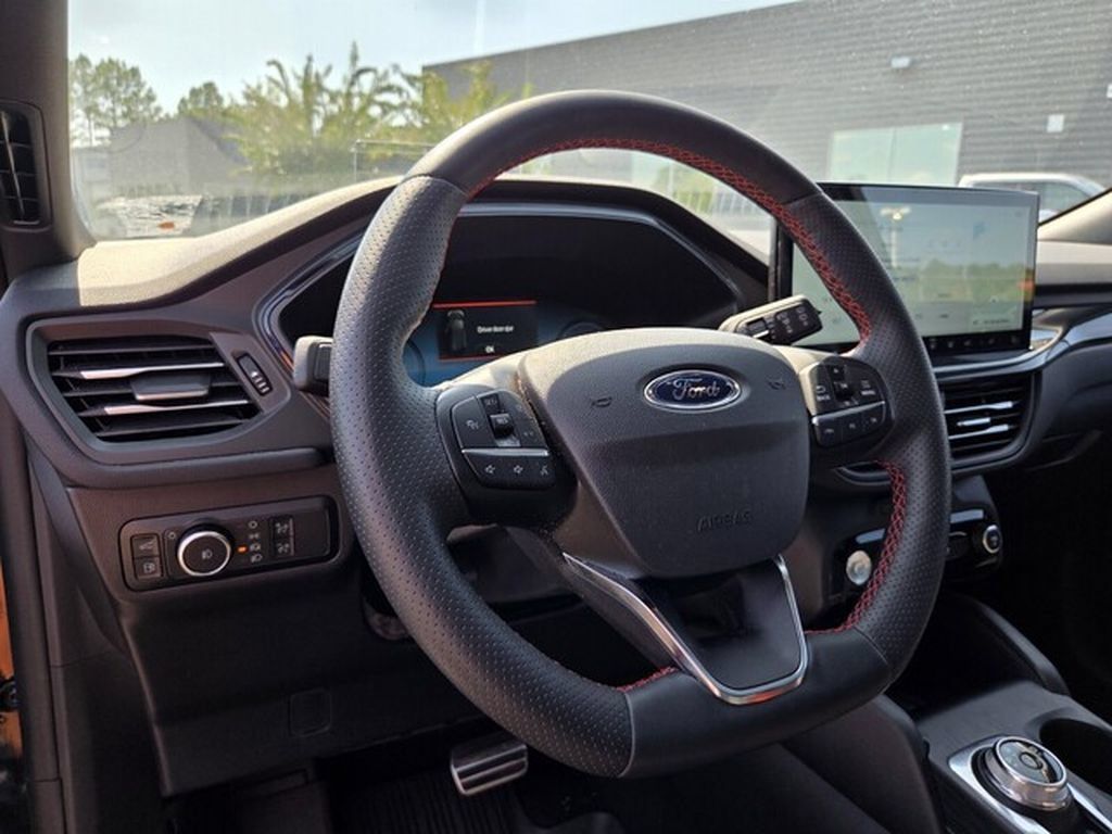 Used 2024 Ford Escape ST-Line Elite w/ Premium Technology Package AWD/4WD image 10