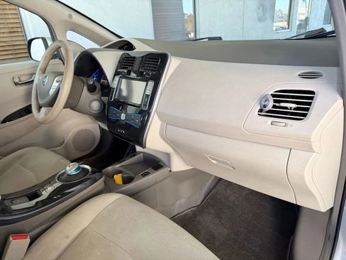 Used 2012 Nissan Leaf SL w/ Recycling/Organizational Pkg image 18