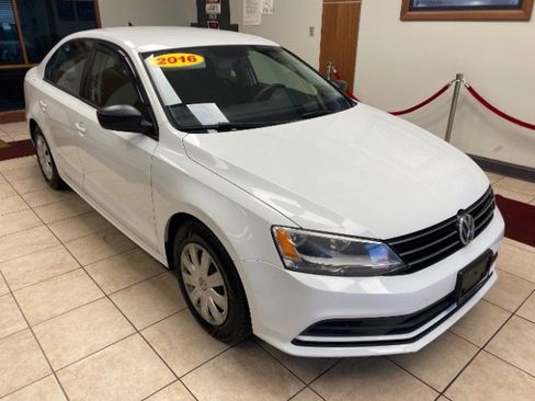 Used 2016 Volkswagen Jetta S FWD image 5