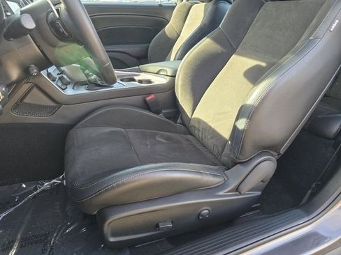 Used 2022 Dodge Challenger R/T w/ Plus Package image 5