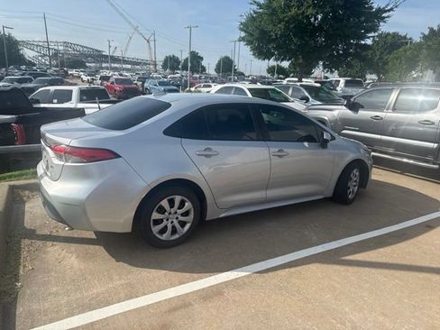 Used 2023 Toyota Corolla LE FWD image 3